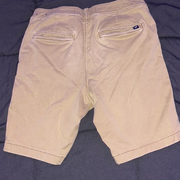 Hollister Tan shorts - Picture 3 of 3